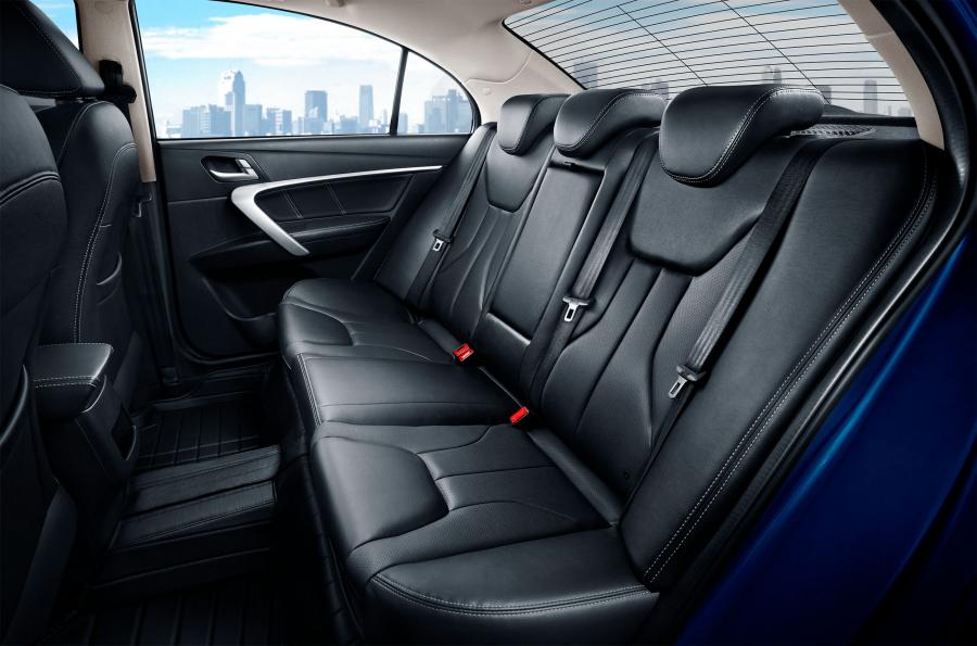 Интерьер Geely Emgrand 1 Million 2016 года  (фото 17 из 21)